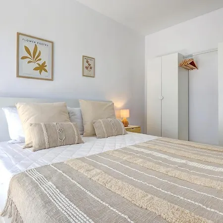 Lucy - 2 Bed شقة *