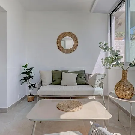 Lucy - 2 Bed شقة إِستيبونا