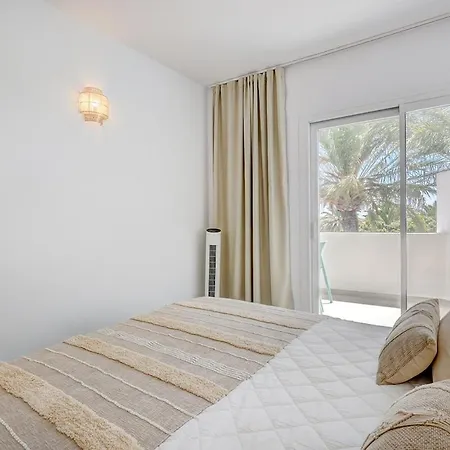 Lucy - 2 Bed إِستيبونا