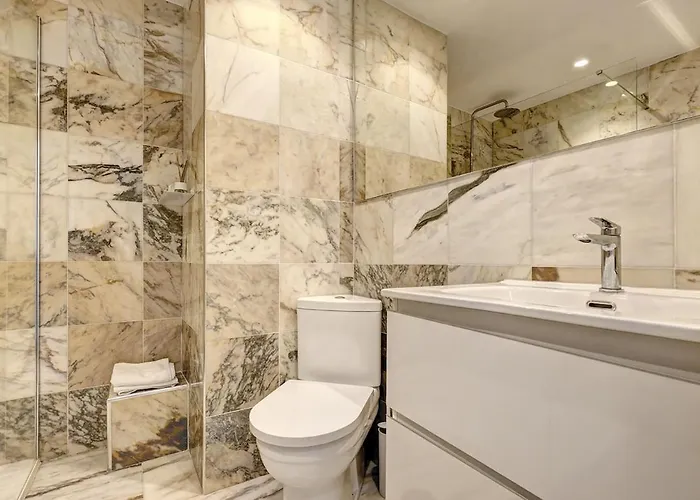 Lucy - 2 Bed Estepona