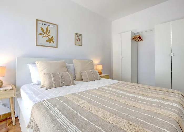 Lucy - 2 Bed Appartement *