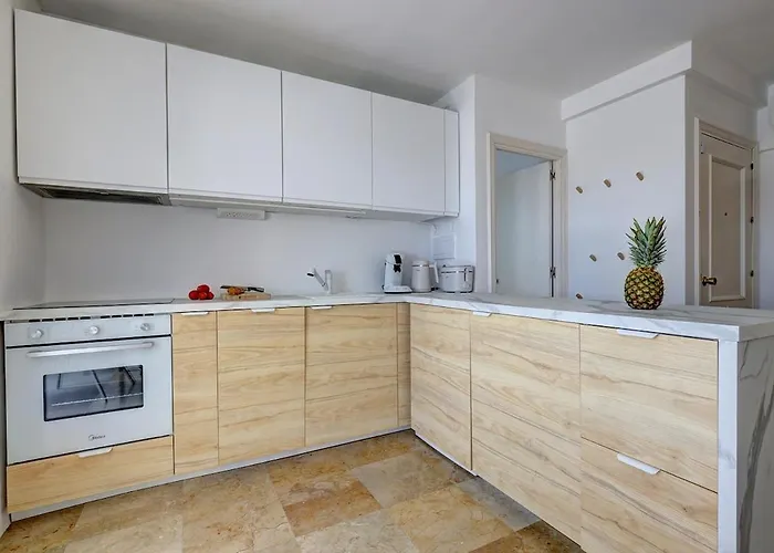 Lucy - 2 Bed Appartement Estepona