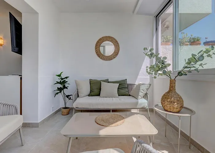 Lucy - 2 Bed Appartement Estepona