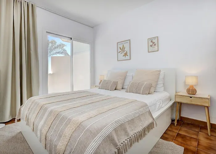 Lucy - 2 Bed Appartement Estepona