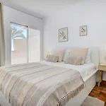 Lucy - 2 Bed Apartamento Estepona